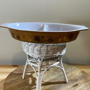 Pyrex casserole dish